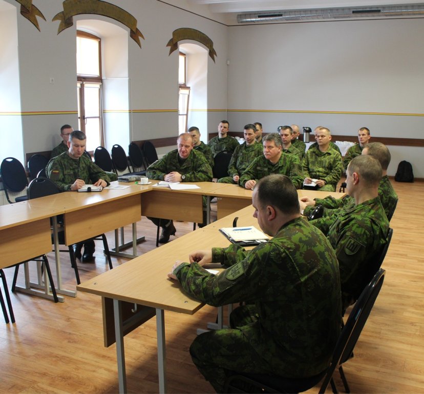 Lietuvos kariuomenės vadas lankėsi Juozo Vitkaus inžinerijos batalione 