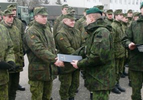 Artilerijos batalione - atsisveikinimas su antrąja parengtojo rezervo karių laida - 2