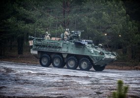 Grįždami į savo dislokacijos vietą Vokietijoje JAV kariai surengs technikos ir ginkluotės... - 3