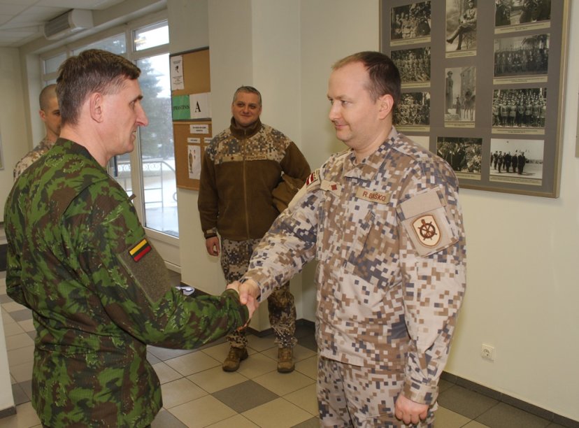Lietuvos kariuomenės mokykloje lankėsi kolegos iš Latvijos puskarininkių mokyklos