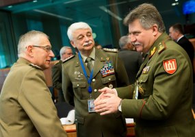 Briuselyje ES karinis komitetas aptarė saugumo aktualijas, vykdomas operacijas ir pajėgumų vystymą - 1