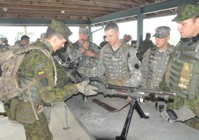 Jungtinėse Amerikos Valstijose bendrose pratybose treniruojasi lietuvių ir amerikiečių kariai - 3