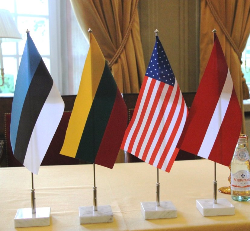 Representatives of the Baltic States and U.S. Land Forces signed a memorandum of cooperation