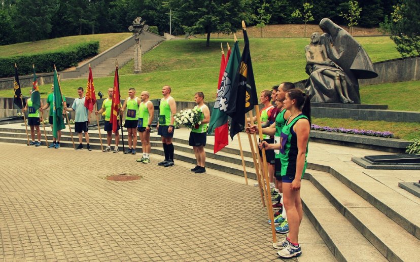 Sausumos pajėgų kariai pagerbė Medininkų žudynių aukas