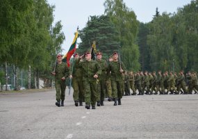 Mokomajame pulke savo šaliai iškilmingai prisiekė 123 kariai  - 3