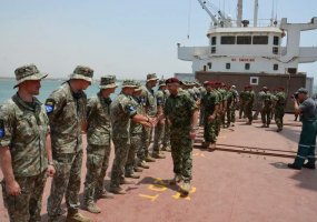 Lithuanian soldiers already on guard of a UN World Food Programme vessel - 1