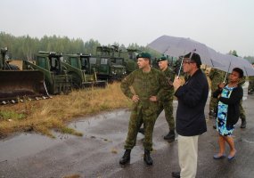 Gaižiūnų poligone dirbančius Lietuvos ir JAV karo inžinierius aplankė svečiai iš Kongreso - 3