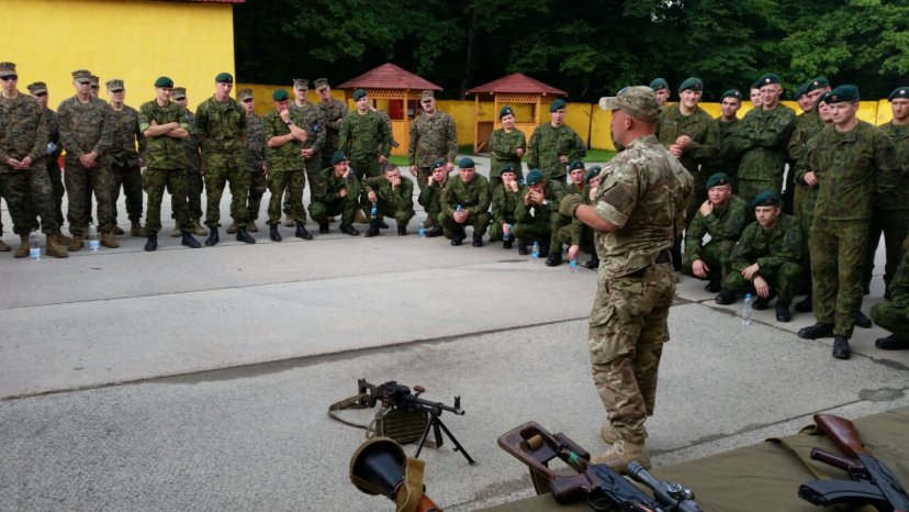 Lithuanian soldiers further train troops of the National Guard of Ukraine