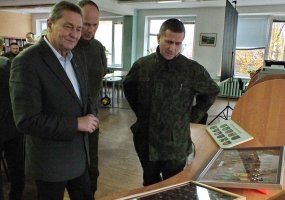 Karo akademijos bendruomenei pristatyti Lietuvos kariuomenės ženklai ir simboliai - 1
