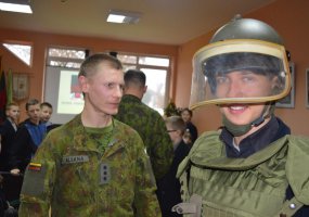 Juozo Vitkaus inžinerijos bataliono kariai renginyje „Tolerancijos diena“ Labūnavos pagrindinėje... - 2