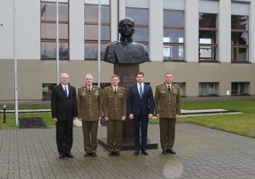 Lietuvos kariuomenės mokykla minėjo 25-ąsias įkūrimo ir 20-ąsias kovinės vėliavos įteikimo metines - 1