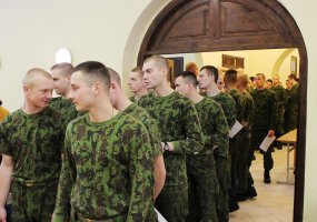 Karo inžinieriai ne tik negaili prakaito brolių gyvybę saugant, bet ir savo kraujo - 2