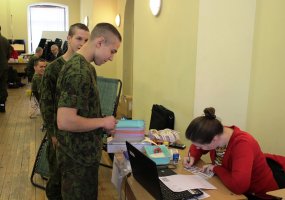 Karo inžinieriai ne tik negaili prakaito brolių gyvybę saugant, bet ir savo kraujo - 4