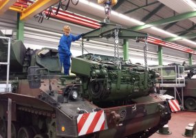 Lietuvos kariai Vokietijoje semiasi haubicų PzH2000 valdymo patirties - 1