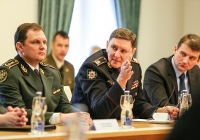 Lietuvos kariuomenės vadas pasirašė bendradarbiavimo priemonių planus su VRM institucijų ir... - 3