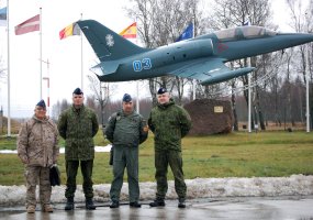 Ispanijos karinių oro pajėgų vadas aplankė NATO oro policijos misiją vykdančius ispanus Lietuvoje - 3
