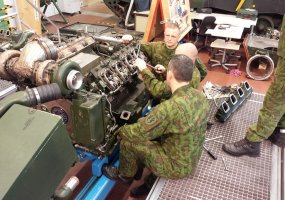 Lithuanian soldiers learn operating PzH2000 howitzers in Germany - 2