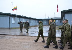 Kovinio rengimo centre tarnybą pradėjo šauktiniai kariai - 1