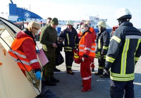 Pratybų „Žaibo kirtis 2016“ vienas iš scenarijaus epizodų – išgelbėti keleiviai iš plaukiančio kelto - 1