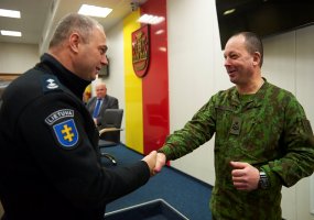 Klaipėdos savivaldybei simboliškai grąžinta miesto valdžia – pratybų „Žaibo kirtis 2016“ aktyvių... - 2
