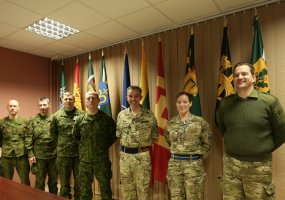 Lietuvoje lankėsi Ypač greito reagavimo pajėgų Sausumos pajėgų elemento vadas brg. gen. I.... - 2