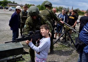 Lenkijos Elkos miesto gyventojams „ANAKONDA-16” pratybų dalyviai pristatė savo ginkluotę - 2