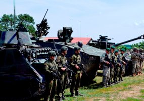 „Anakonda-16“ pratybų dalyvius aplankė JAV generolas  - 6