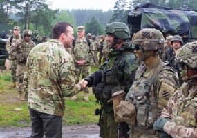 „Anakonda-16“ pratybų dalyvius aplankė JAV Sausumos pajėgų sekretorius Eric Fanning - 6