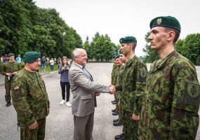Marijampolėje į atsargą  išleista apie 200 nuolatinę privalomąją pradinę karo tarnybą baigusių karių - 6