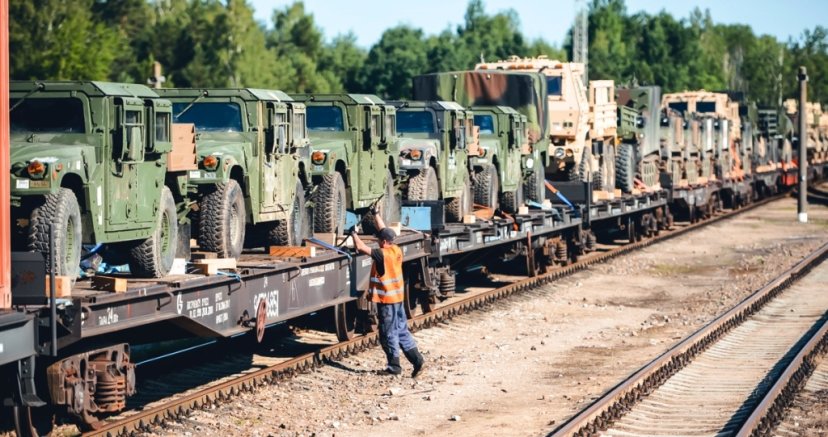 Atvyksta nauja JAV rotacinių pajėgų pamaina