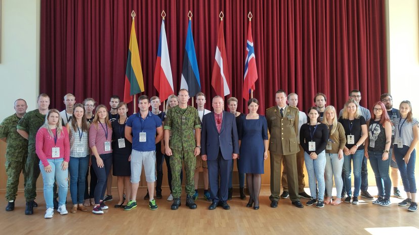 Lietuvos kariuomenės mokykloje vyko tarptautinė jaunimo stovykla „Jaunimas ir krašto apsauga 2016“