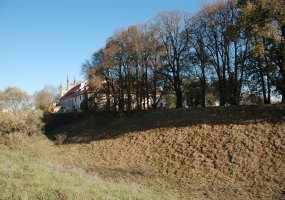 Kariai savanoriai sutvarkė Senųjų Trakų piliavietę - 3