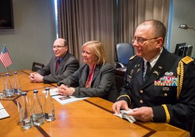 Lietuvos kariuomenės vadas susitiko su naująja JAV ambasadore Lietuvos Respublikoje Anne Hall - 3