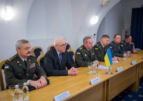 Krašto apsaugos sistemos vadovybė Vilniuje susitiko su Ukrainos kariuomenės vadu generolu Viktoru... - 6