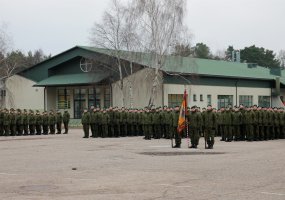 Ruklos įgulos kariai bendroje rikiuotėje paminėjo Lietuvos kariuomenės dieną  - 2
