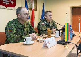 Lietuvos kariuomenės Jungtinio štabo viršininkas su delegacija lankėsi Lenkijos kariuomenės... - 1