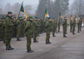 Ulonų bataliono vadas atsisveikino su kovine vėliava - 2