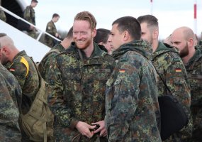 Į Lietuvą iš Vokietijos atvyksta NATO priešakinio bataliono kariai ir technika - 1