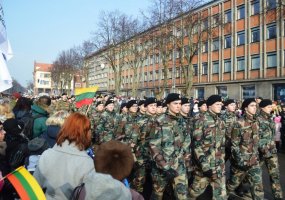 Vasario 16-ąją Lietuvos kariuomenės Klaipėdos įgulos kariai dalyvavo Klaipėdoje vykusiuose... - 4