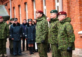 Atidarytos naujos Krašto apsaugos savanorių pajėgų Dariaus ir Girėno apygardos 2-osios rinktinės... - 2
