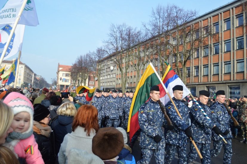 Vasario 16-ąją Lietuvos kariuomenės Klaipėdos įgulos kariai dalyvavo Klaipėdoje vykusiuose...