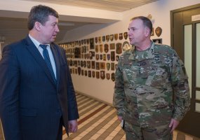 Commander of the U.S. Army in Europe commends Lithuania for the efforts to strengthen national... - 1