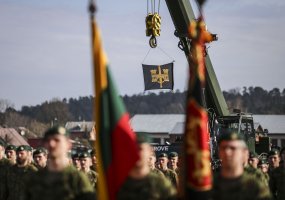 Lietuvos kariuomenės Juozo Vitkaus inžinerijos bataliono šauktiniai iškilmingai atsisveikino su... - 2