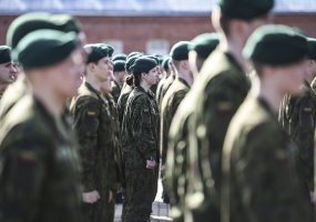 Lietuvos kariuomenės Juozo Vitkaus inžinerijos bataliono šauktiniai iškilmingai atsisveikino su... - 5