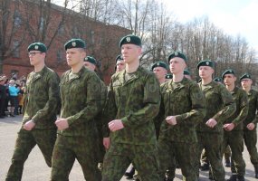 Šauktinių išleidimo į atsargą ceremonijose – apdovanojimai, kariškas repas ir sužadėtuvės  - 4