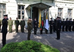 Karinių oro pajėgų vado pareigas pradėjo eiti  plk. Dainius Guzas - 3