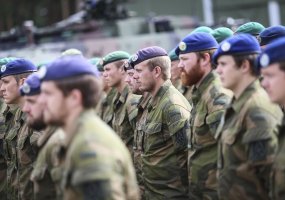 Tarnybą Lietuvoje baigęs NATO kovinės grupės vadas plk. ltn. Ch. Huber:  - 6