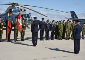 Karinių oro pajėgų Aviacijos bazei vadovaus pulkininkas leitenantas Antanas Matutis  - 4