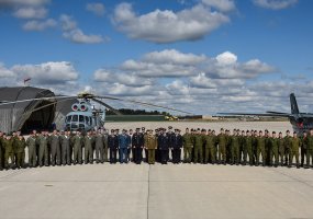 Karinių oro pajėgų Aviacijos bazei vadovaus pulkininkas leitenantas Antanas Matutis  - 6