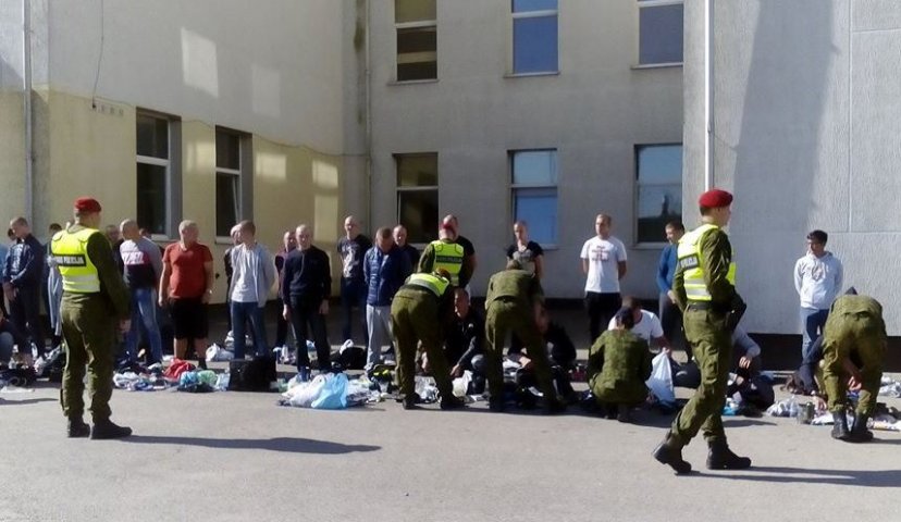 Oro gynybos batalione tarnybą pradeda jau trečioji  privalomosios pradinės karo tarnybos karių laida